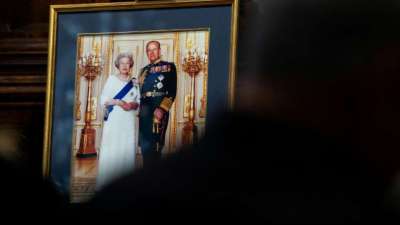 Prinz Andrew: Queen f&uuml;hlt nach Prinz Philips Tod "gro&szlig;e Leere"