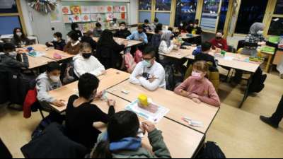Coronavirus: Berlin setzt Pr&auml;senzpflicht an den Schulen aus