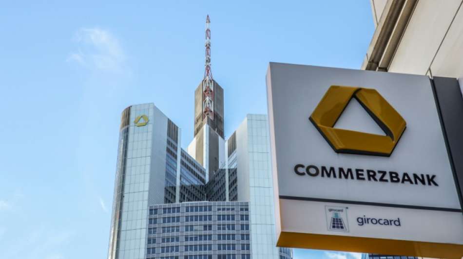 Wirtschaft: Commerzbank macht 2021 erstmals wieder Gewinn