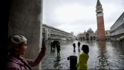Venedig testet erfolgreich Hochwasserschutzanlage Mose