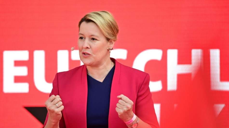 Berliner SPD stimmt rot-gr&uuml;n-rotem Koalitionsvertrag zu