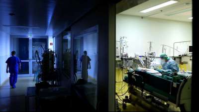 Krankenh&auml;user besorgt wegen Belastung von Intensivstationen