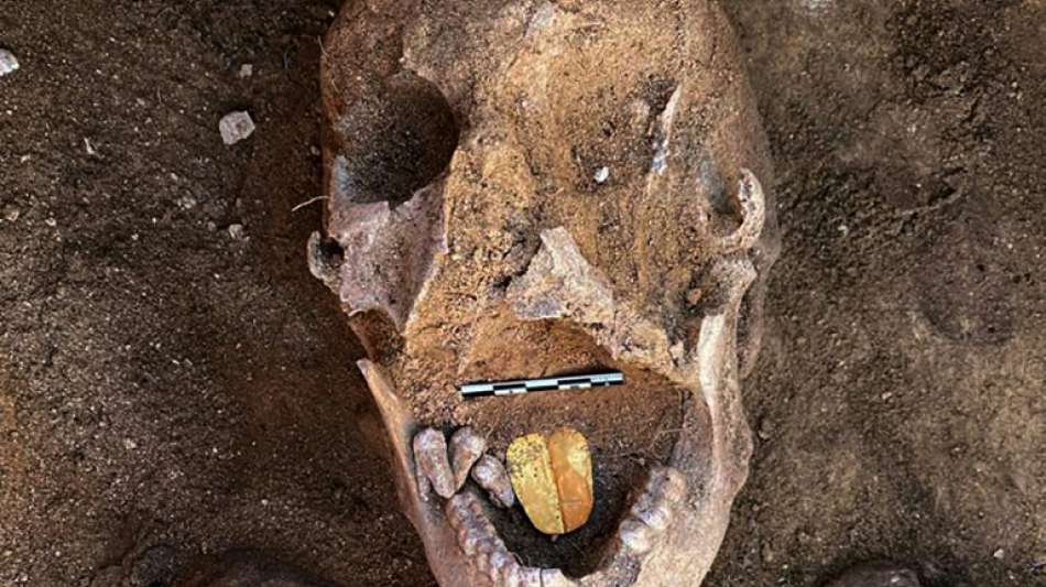 Forscher entdecken &auml;gyptische Mumien mit vergoldeten Zungen 