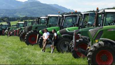 Bericht: Lammert könnte im Streit zwischen Bauern und Lebensmittelhandel schlichten
