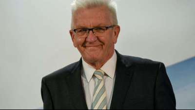 Gr&uuml;ne und CDU in Baden-W&uuml;rttemberg beschlie&szlig;en Koalitionsverhandlungen