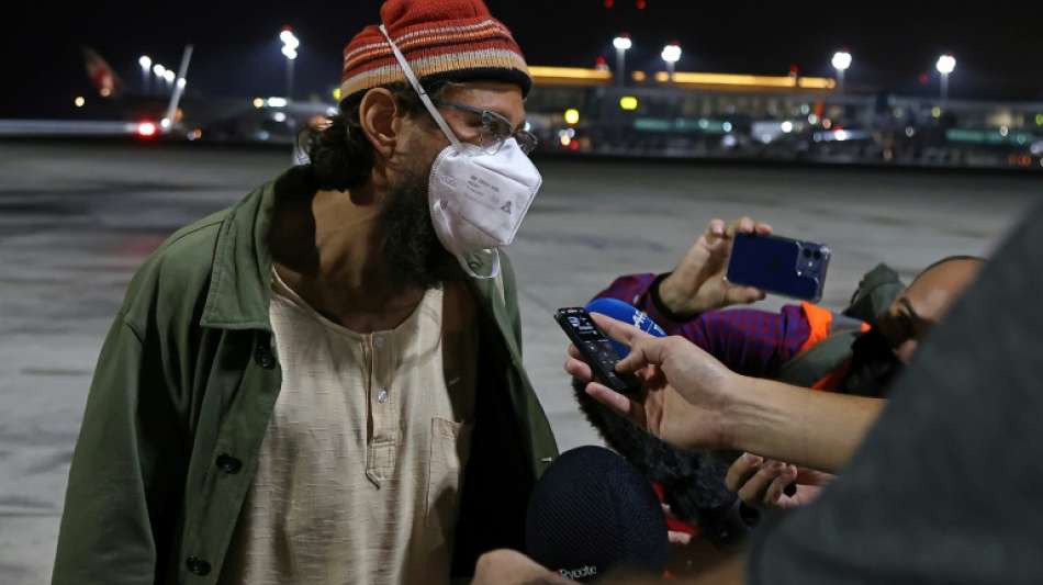 Aus Haft in Myanmar entlassener US-Journalist: "Man hat mich nicht geschlagen"