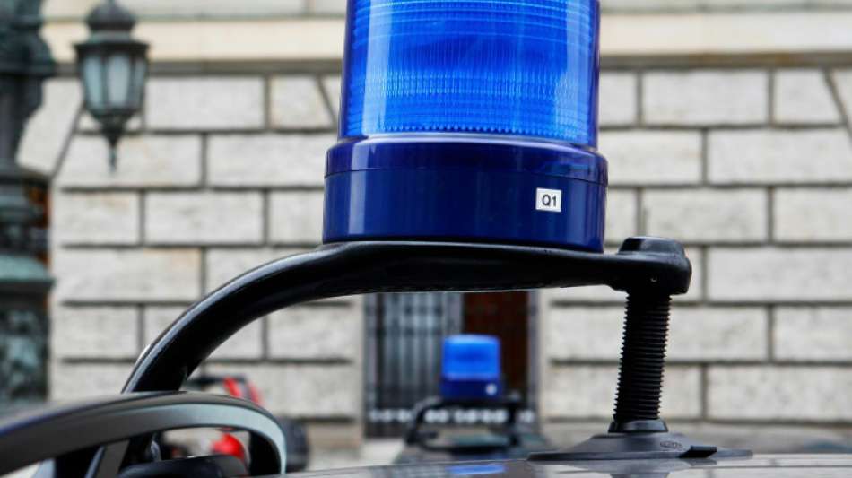 Zwölfjährige bedroht Polizisten in Nordrhein-Westfalen mit Glasscherbe 
