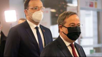 Laschet und Spahn demonstrieren vor CDU-Parteitag Einigkeit