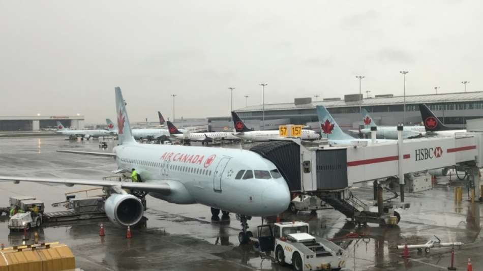 Passagierin von Air Canada allein im Flugzeug zurückgelassen
