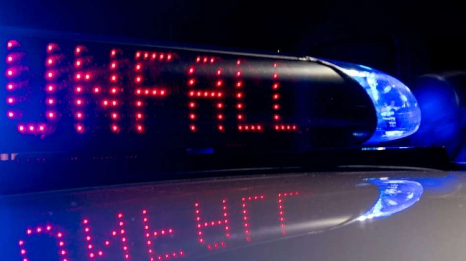 Polizei: Sieben Leichtverletzte bei Unfall mit Flixbus auf der A1