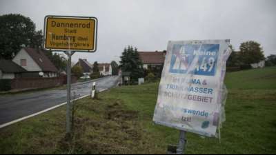 Polizei räumt Zeltlager gegen umstrittenen Autobahnausbau im hessischen Herrenwald