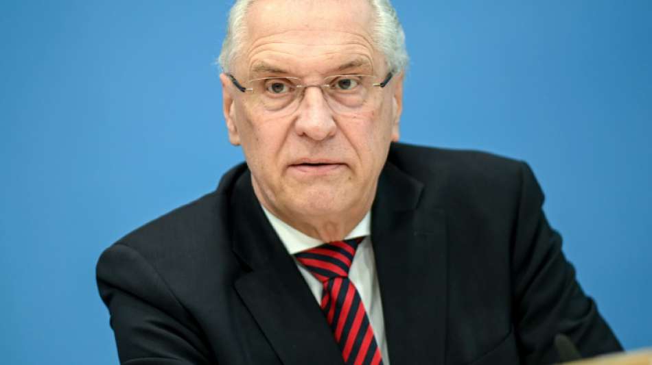 Bayerns Innenminister warnt vor Eskalation durch Querdenker