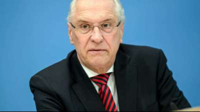 Bayerns Innenminister warnt vor Eskalation durch Querdenker
