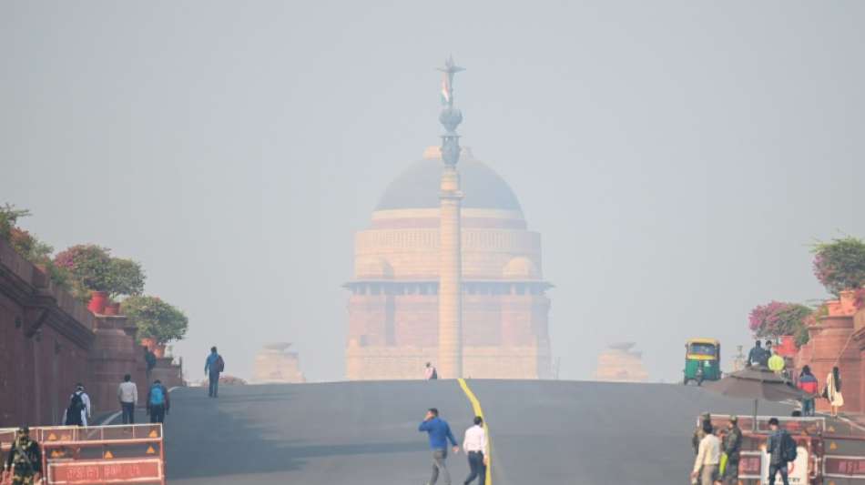 Schulen in Neu Delhi wegen dichter Smog-Wolke geschlossen