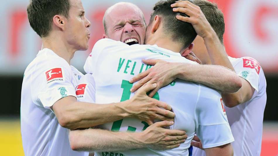 Bremen zieht mit Düsseldorf gleich, später BVB-Sieg, Bayern kurz vorm Titel