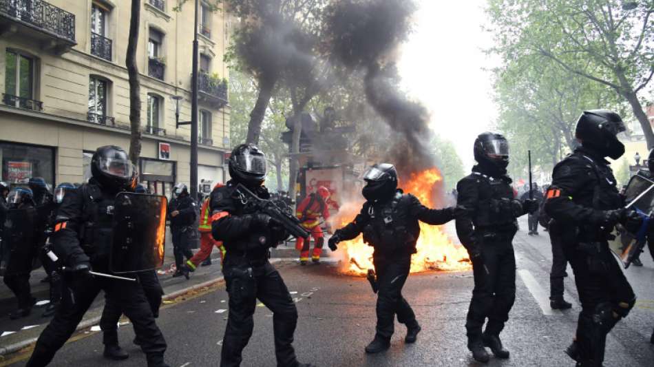Gewaltsame Zusammenst&ouml;&szlig;e bei Mai-Demo in Paris