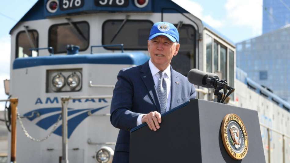 Biden verspricht zu 50. Geburtstag von Bahngesellschaft Amtrak Investitionen