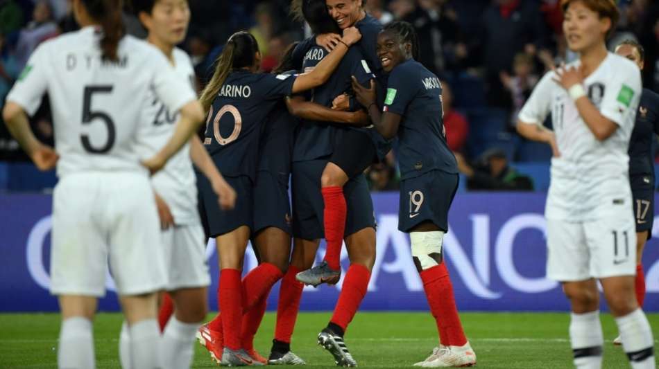 Frauen-WM: Gastgeber Frankreich startet furios