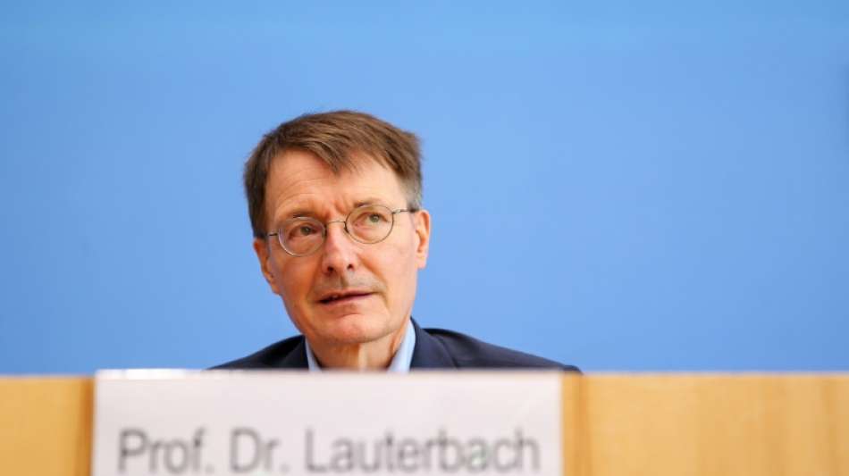 Lauterbach sieht 2022 bei Corona "Licht am Ende des Tunnels"