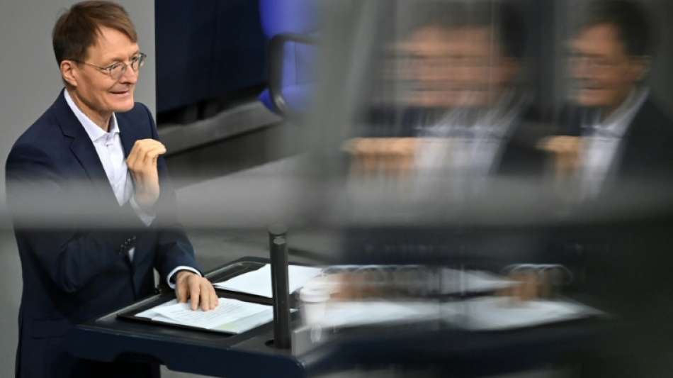 Mitarbeiter in Gesundheit und Pflege m&uuml;ssen ab Mitte M&auml;rz Corona-Impfung nachweisen