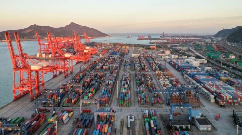 Chinas Ausfuhren treiben Handelsüberschuss 2021 auf neuen Rekordwert
