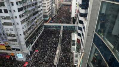 Organisatoren sprechen von fast zwei Millionen Demonstranten in Hongkong