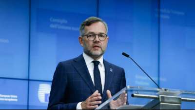 Bundesregierung h&auml;lt Entscheidung &uuml;ber EU-Impfzertifikat f&uuml;r verfr&uuml;ht