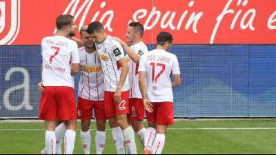 Achtelfinal-Aus im Elfmeterschie&szlig;en: K&ouml;ln scheitert in Regensburg