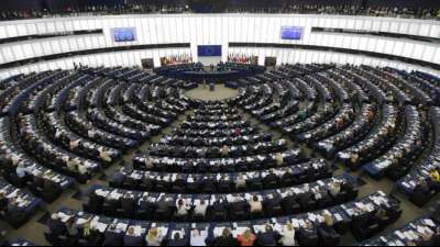 Macron fordert sofortige Rückkehr von EU-Parlament nach Straßburg
