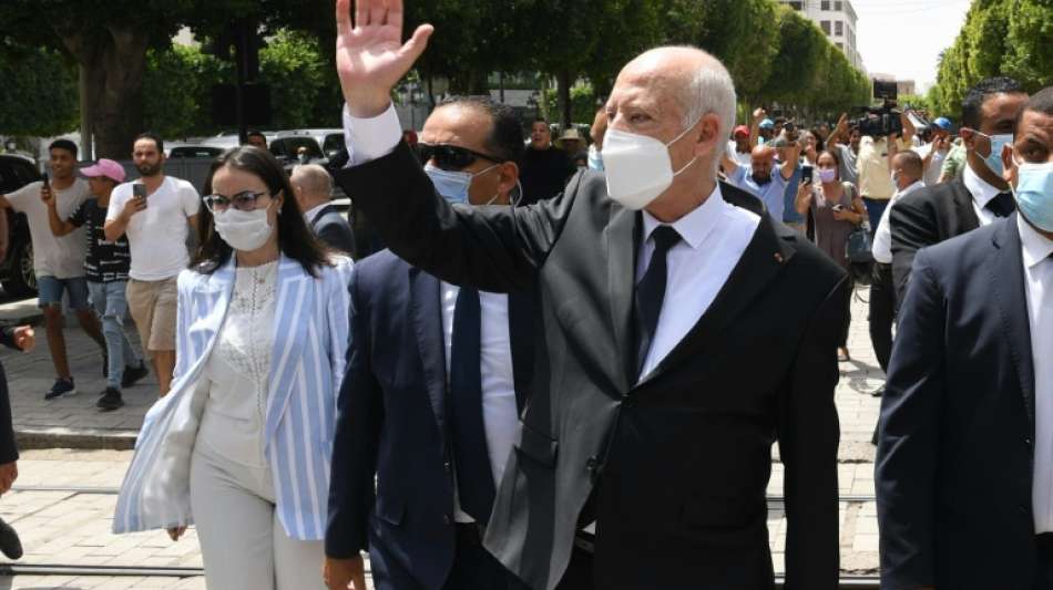 Tunesiens Präsident verlängert die Parlaments-Suspendierung