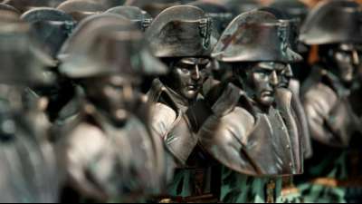 Macron: Napoleon war gro&szlig;er Staatsmann wie Kriegstreiber