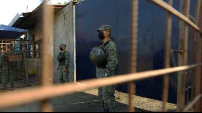 Zahl der Toten nach K&auml;mpfen in ecuadorianischem Gef&auml;ngnis auf &uuml;ber 100 gestiegen