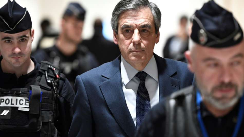 Anwälte von Frankreichs Ex-Premier Fillon wollen Prozess neu aufrollen
