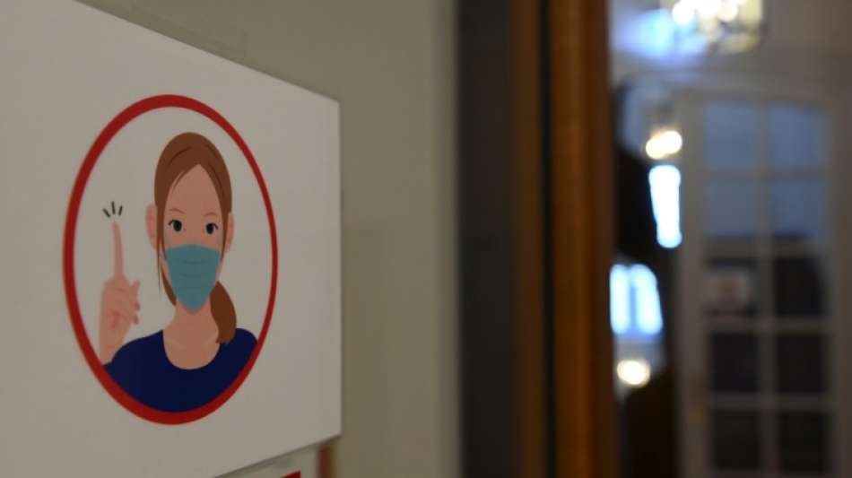 Corona-Inzidenz erstmals &uuml;ber 400 - Neues Infektionsschutzgesetz in Kraft getreten