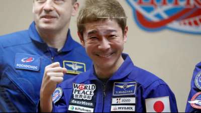 Japanischer Weltraumtourist Maezawa vor Abflug aufgeregt "wie ein Schuljunge"