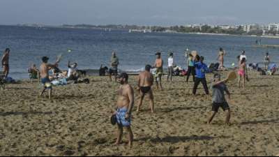 Griechenland will Corona-Geimpften freies Reisen durch Impfzertifikat erm&ouml;glichen