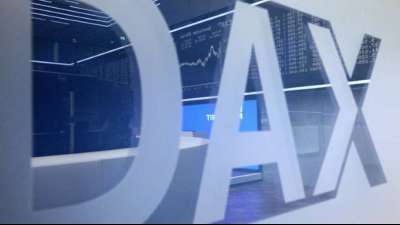 Verg&uuml;tung der Dax-Chefs im vergangenen Jahr wegen Corona-Krise gesunken