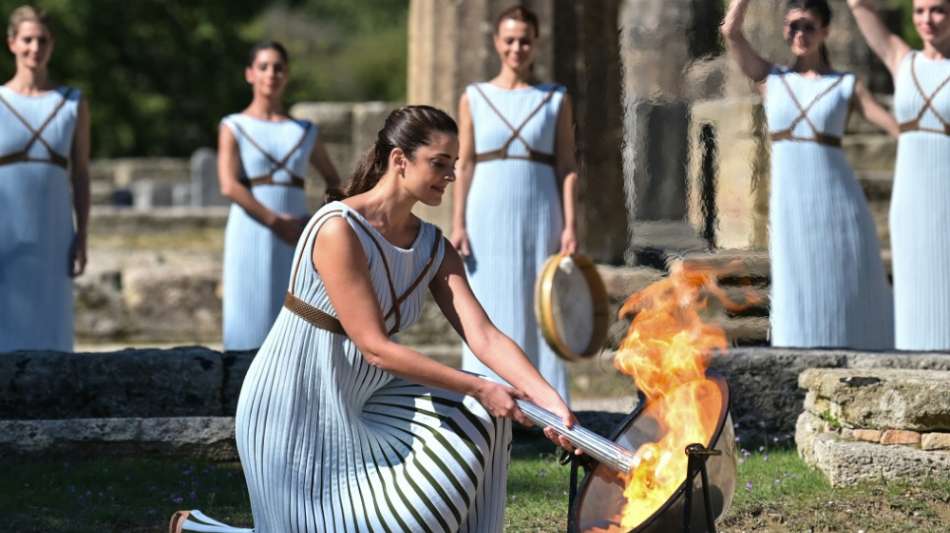 Olympische Flamme f&uuml;r Peking entz&uuml;ndet - erneuter Tibet-Protest