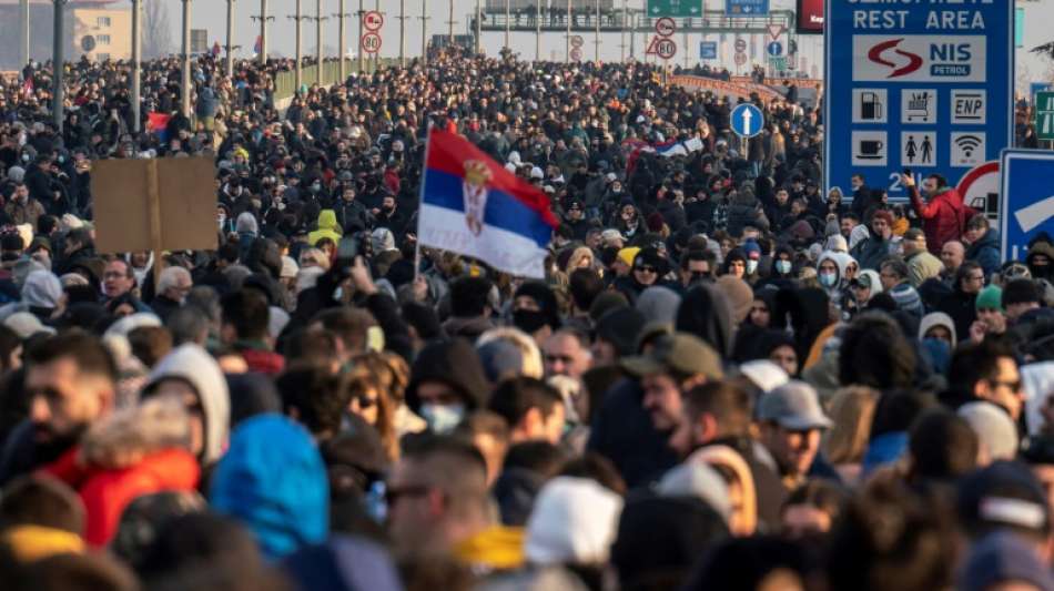 Tausende Menschen protestieren in Serbien gegen geplanten Lithium-Abbau
