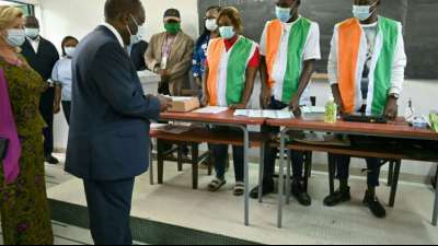 Ouattara erneut zum Präsidenten der Elfenbeinküste gewählt