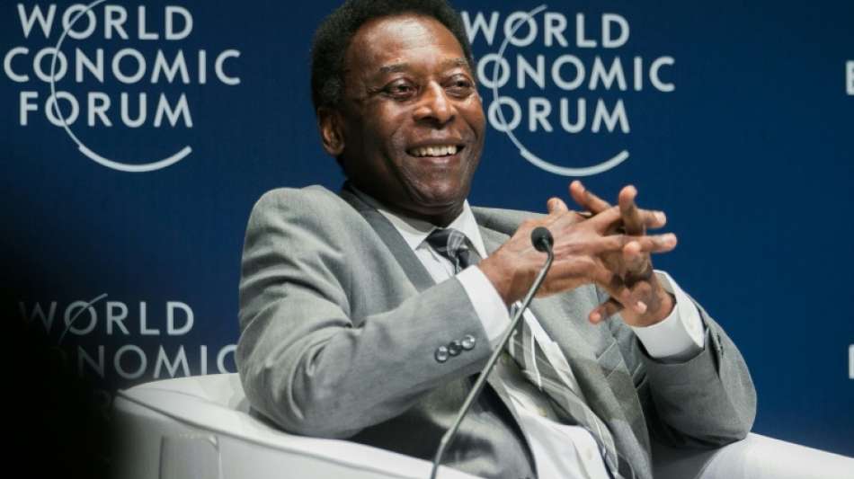 Pel&eacute; geht es nach Darm-Operation wieder gut