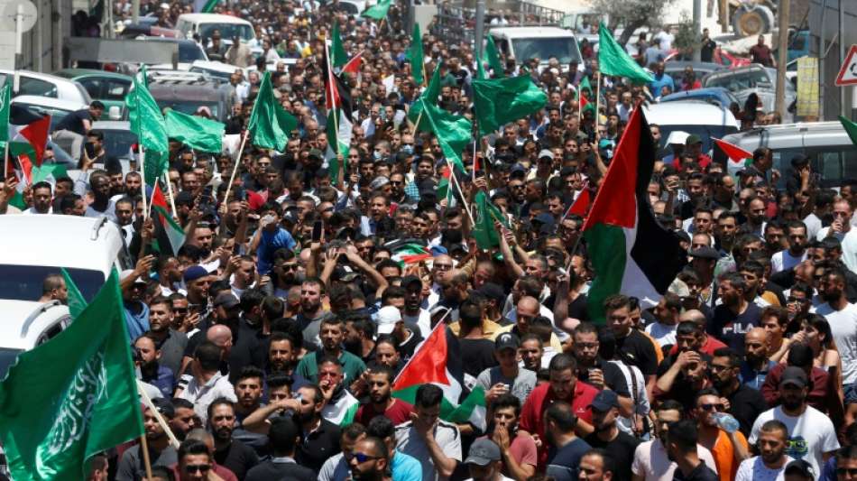 Tausende Palästinenser nehmen in Hebron Abschied von Menschenrechtsaktivist Banat