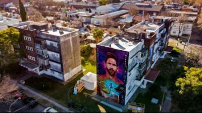 Wandgem&auml;lde von Lionel Messi ziert die Stadt des Fu&szlig;ballers