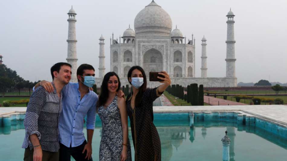 Weltberühmtes Taj Mahal öffnet wieder für Touristen