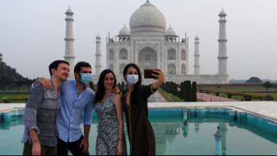 Weltberühmtes Taj Mahal öffnet wieder für Touristen