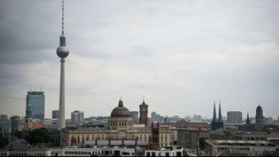 Berlin will Geb&auml;ude st&auml;rker begr&uuml;nen
