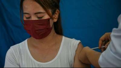 200 Mitarbeiter in malaysischem Corona-Impfzentrum infiziert