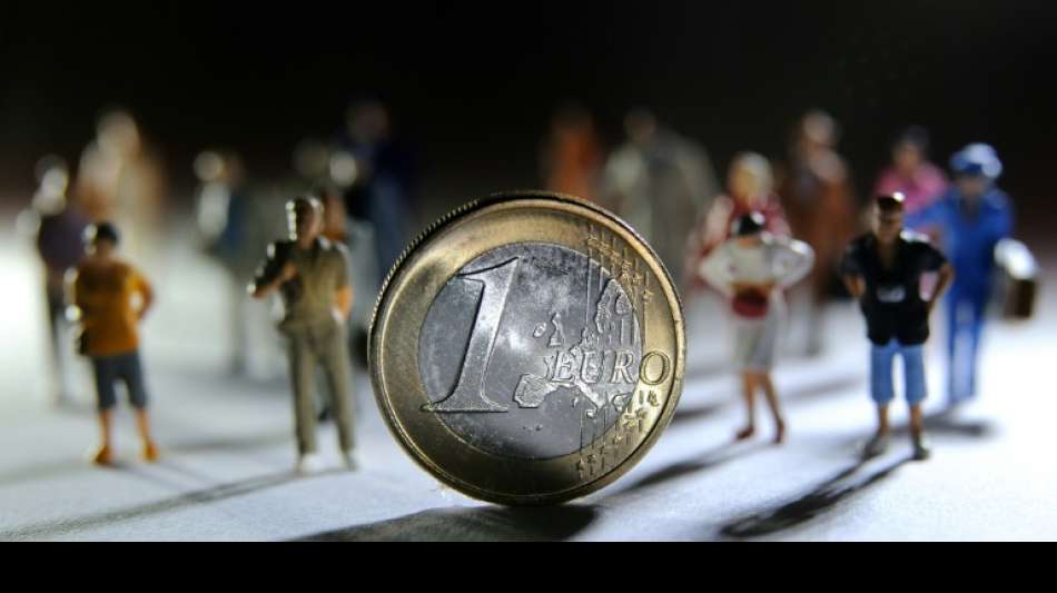 Sprunghaft ansteigende Inflation l&auml;sst Realzins f&uuml;r Ratenkredite ins Negative fallen
