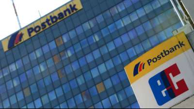 Deutsche Bank will mehr Postbank-Filialen schlie&szlig;en 
