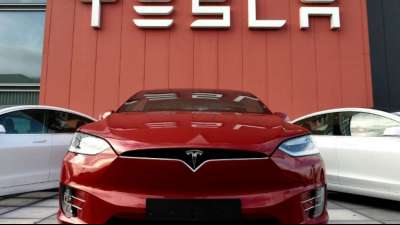 Ex-Mitarbeiter verklagen Tesla: Frauenfeindliche Atmosphäre!